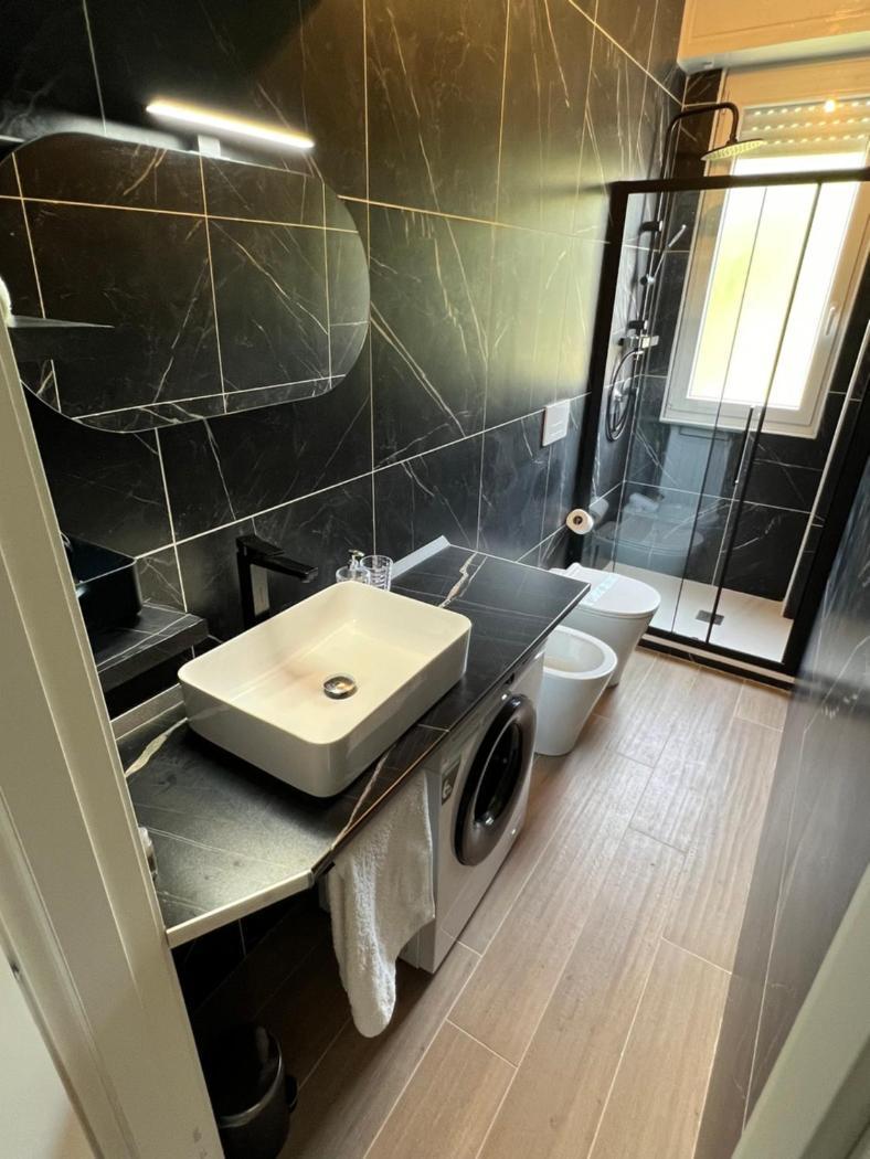 Appartamento Moderno Ed Elegante Loft Con Balcone Milano Esterno foto