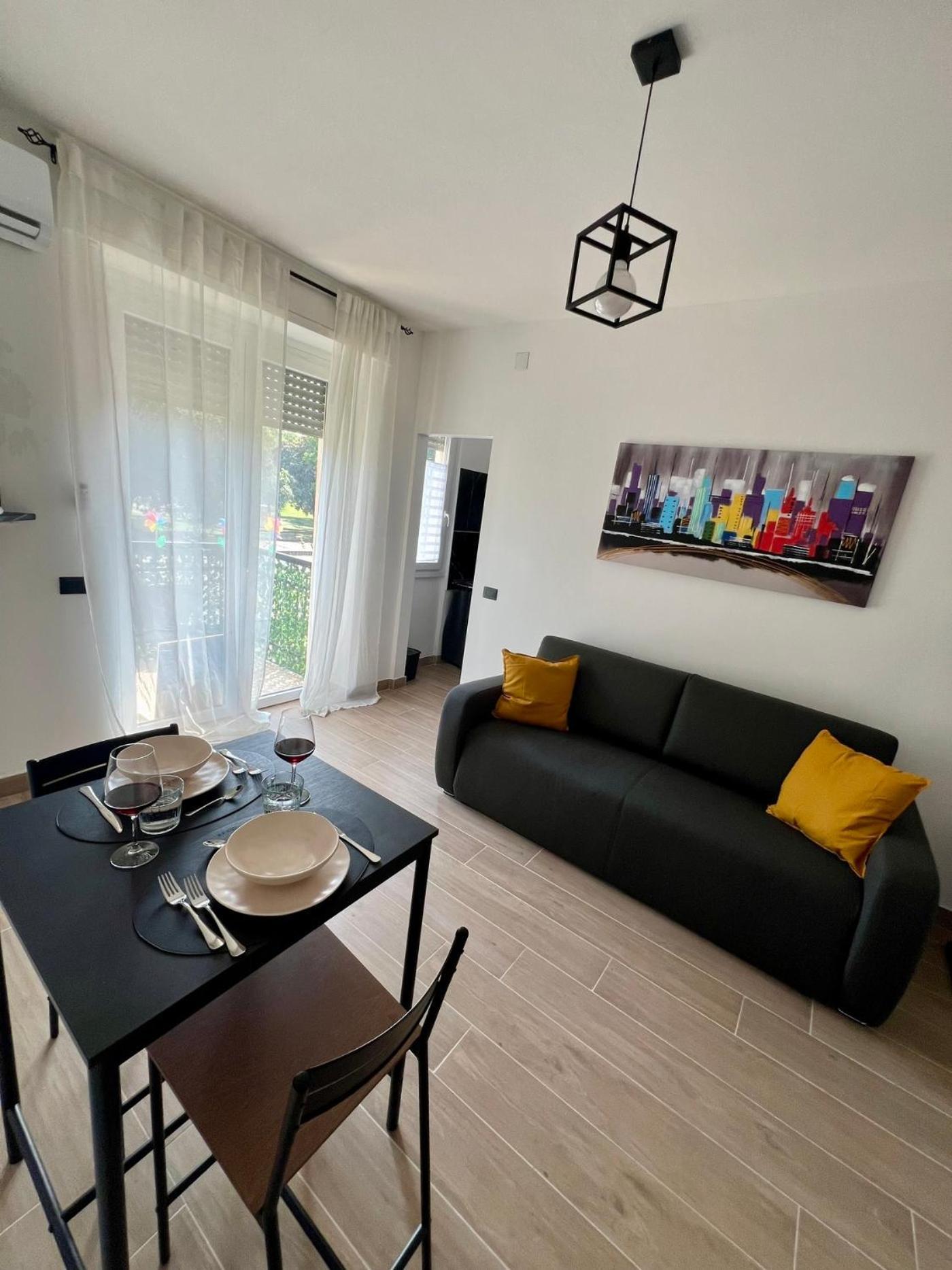 Appartamento Moderno Ed Elegante Loft Con Balcone Milano Esterno foto
